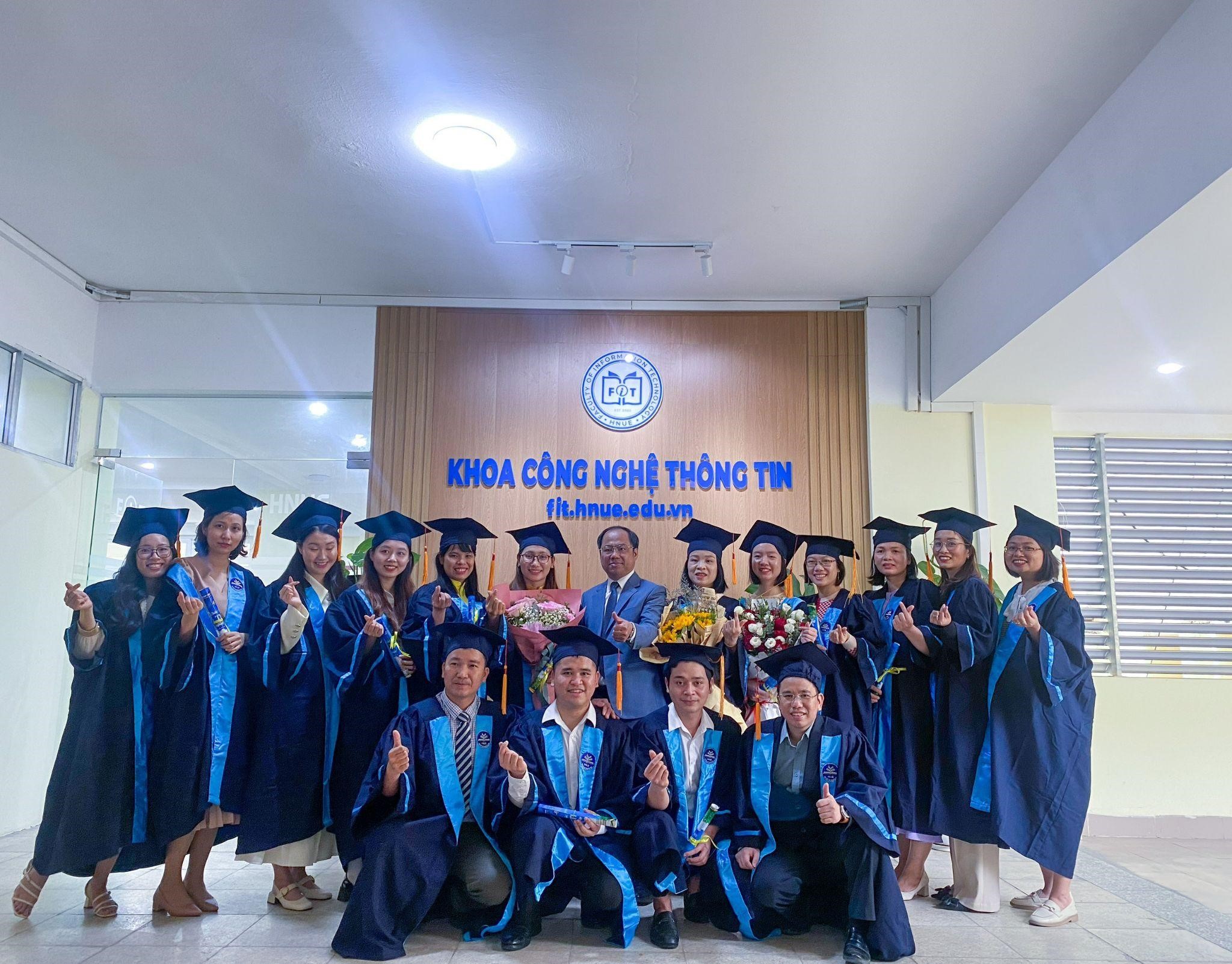 LỄ TRAO BẰNG TIẾN SĨ, THẠC SĨ TỐT NGHIỆP NĂM 2023 KHOA CÔNG NGHỆ THÔNG TIN - TRƯỜNG ĐẠI HỌC SƯ PHẠM HÀ NỘI