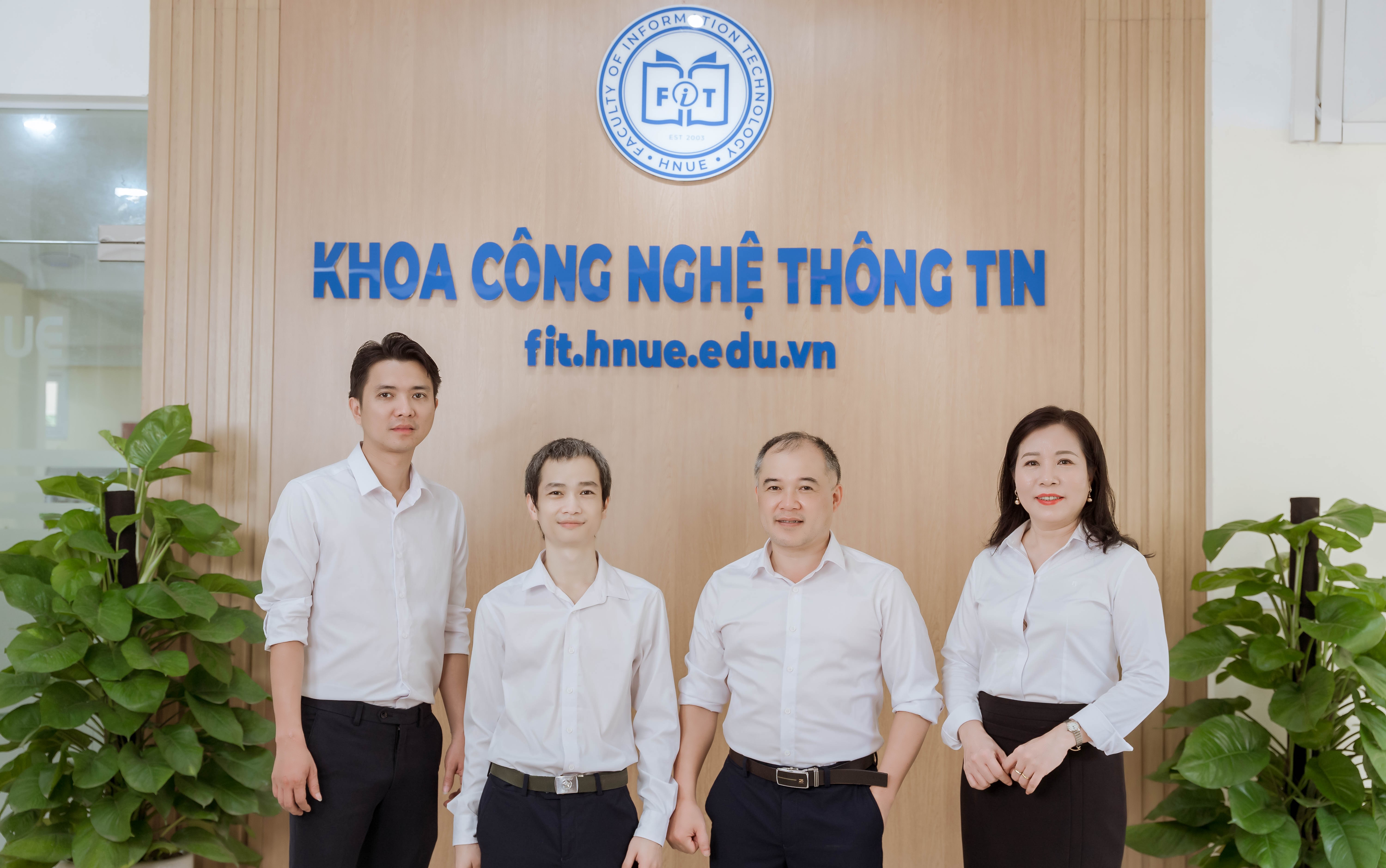 Tổ Hành chính - Kĩ thuật